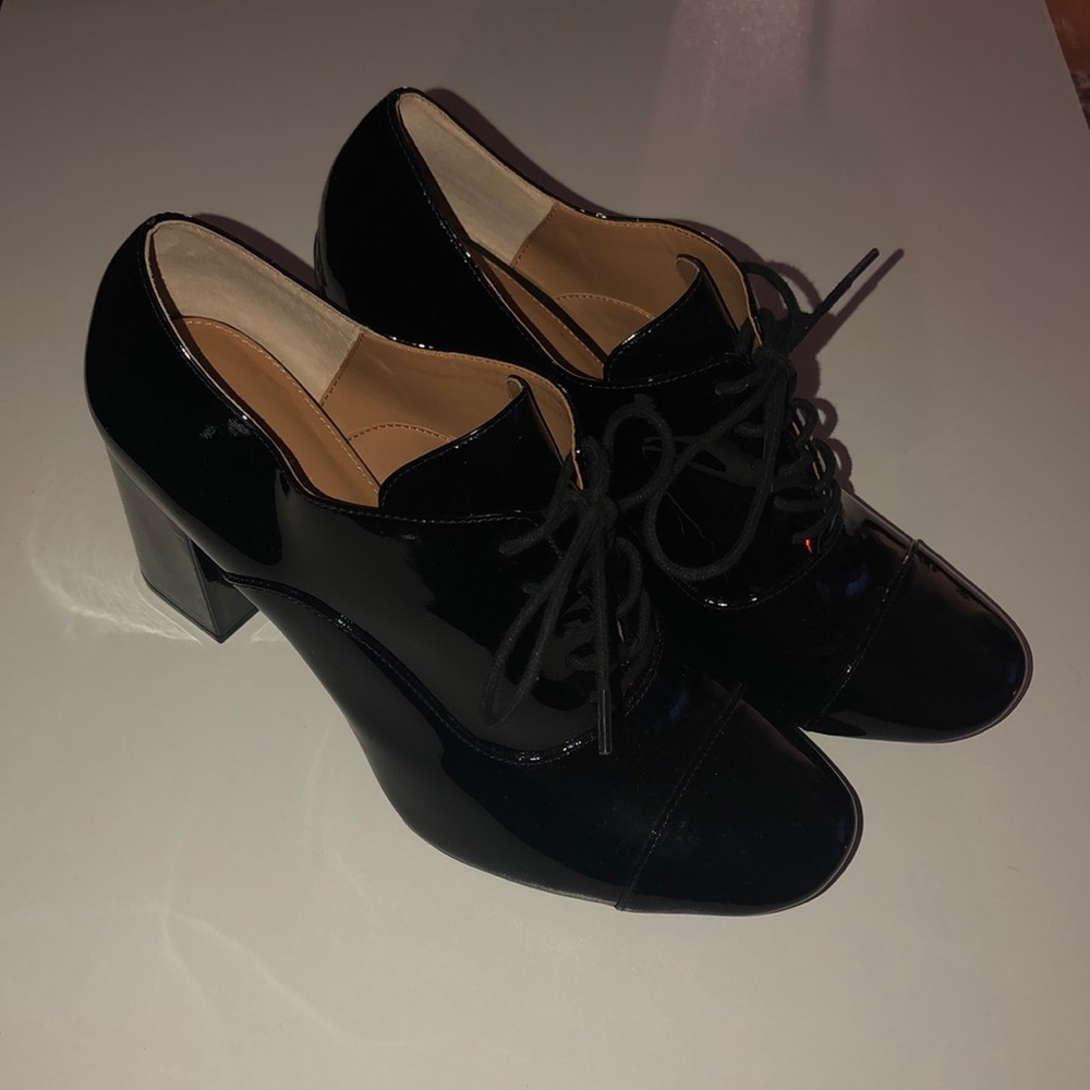 Calvin Kelin - Modern/Classy ankle boots.